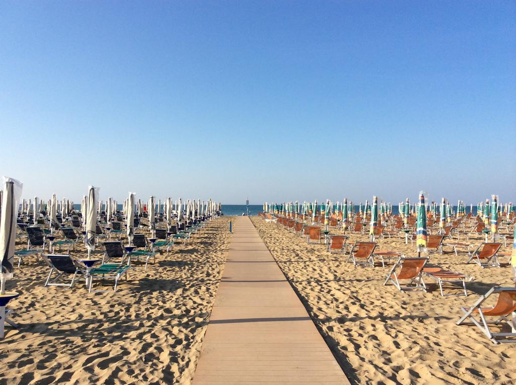 Appartamenti Villaggio San Siro Бибионе Екстериор снимка
